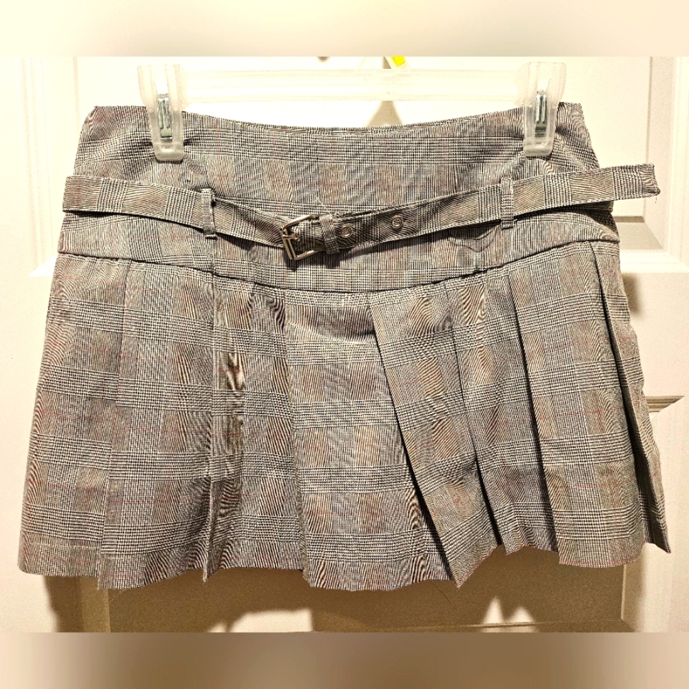 Junior's Emerson Lang Pleated Mini Skirt with Belt